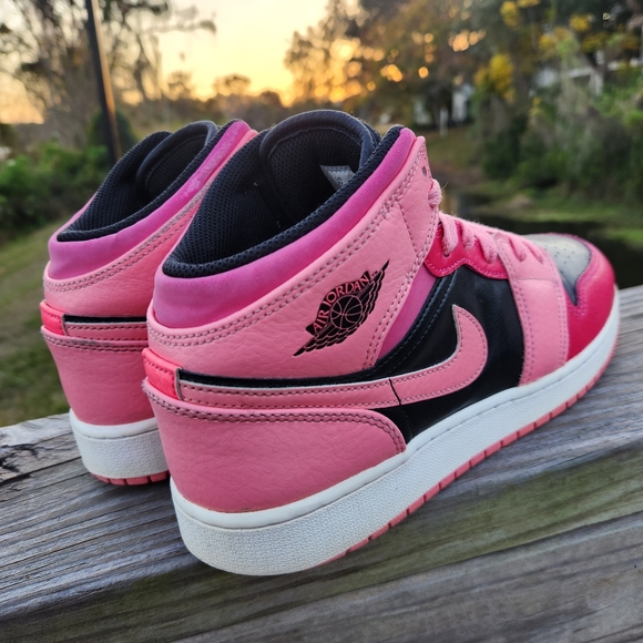 Nike Air Jordan 1 Mid GS Girls Leather Sneakers Pink Black Size Youth 7/Womens 8 - Picture 7 of 15